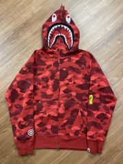 希少】a bathing ape アベイシングエイプ シャークパーカー 赤 M