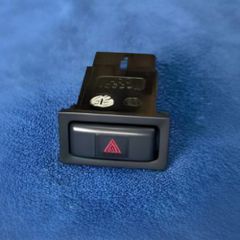 ボルボ ハザードスイッチ （中古）partsNO:353511 - メルカリ