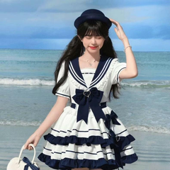 夏の海辺にぴったり♪マリン風ワンピース
