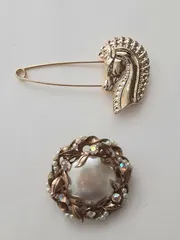 ブローチ 2種類セット ビンテージリース ホースモチーフ オリーブ ゴールド