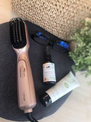 Diスタイラー・Di STYLER（ディアイスタイラー）★ゆるふわ簡単革命★【メーカー公式店】TVショッピング話題★送料無料★寝癖直し・くせ毛直し・うるツヤ・時短・マイナスイオン・ドライヤー・ブラシ型ヘアアイロンドライヤー