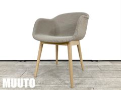 展示品】MUUTO/ムート□FIBER ARM CHAIR / ファイバーアームチェア ウッドベース□北欧□ファブリック□グレー系 - メルカリ