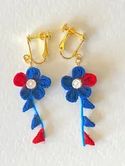 つまみ細工のはんなりイヤリング