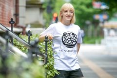 SAUNAREPUBLIC ビッグロゴ 半袖Tシャツ ととのいホワイト