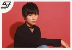 【中古】生写真(男性) SUPER★DRAGON/飯島颯/横型・バストアップ・背景赤/颯生誕記念 スペシャル生写真セット「HAYATE BIRTHDAY PHOTO SET」