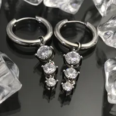 ②《P319／シルバー内径12㎜／2個》3連czダイヤのフープピアス♡