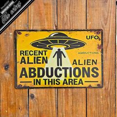 ブリキ看板☆ UFO エイリアン ALIEN ABDUCTION 485 - メルカリ
