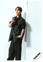 【中古】生写真(ジャニーズ) Snow Man/深澤辰哉/膝上/シングル「タペストリー / W」MV＆ジャケ写オフショット/公式生写真