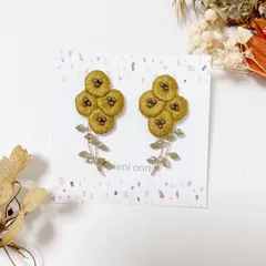 ミモザの刺繍ピアス/イヤリング