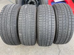 （F0129）中古スタッドレスタイヤ４本セット！205/60R16 ブリヂストンVRX2 2022年製造！ノア、ヴォクシー、ステップワゴン、アクセラなど