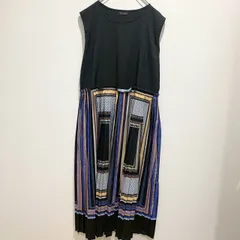 TRUBE トゥルベ　レディース　ワンピース　ロングワンピース　プリーツ　ノースリーブ　ラウンドネック　切り替えデザイン　無地 ＆ 幾何学柄　ブラック　黒　マルチカラー　リラックスシルエット　個性派　シンプル　おしゃれ　SU316h746