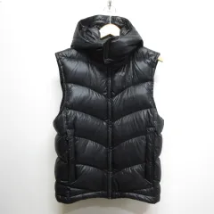 フレッドペリー FRED PERRY F2056 ダウン ベスト ジャケット M 黒 ブラック フード取外し可 ナイロン ジップアップ 裏地付きのサムネイル