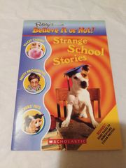 ペーパーバック】Strange School Stories (Ripley's Believe It or Not!)