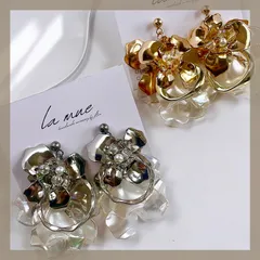 ハンドメイドピアス イヤリング 大ぶり ウェディング ブライダル メタルフラワー オーロラ パール 花びら クリア ビーズ フープ アレルギー対応 ステンレス 24金 ゴールド シルバー お花 キラキラ