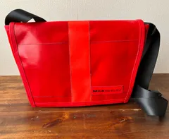 ミルクベルリン　メッセンジャーバッグ　レッド（新品　未使用　ややキズ　着色あり）SALE