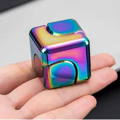 ハンドスピナー 立体パズル フィジェットキューブ 2in1 超耐久性 3〜5分 コマ クルクル回る 高速回転 回転おもちゃ ストレス解消 暇つぶし 脳トレ 指先スピナー Hand Spinner お祭り プレゼント 贈り物 癒しグッズ ギフト 子供景品