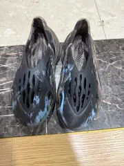 美品 adidas(アディダス) イージー フォーム ランナー MX シンダー 275 サイズのサムネイル