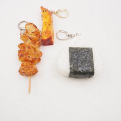 美品 大学芋 おにぎり 焼き鳥 キーホルダー 3点 元祖食品サンプル屋 アクセサリー HO409 