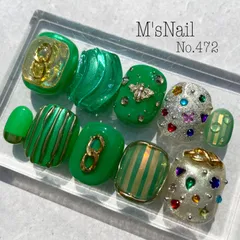 ネイルチップ チップ つけ爪 緑 派手 ギラギラ 個性的 うるうる ちゅるん