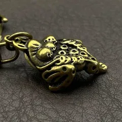 真鍮 キーホルダー キーリング ヴィンテージ ビンテージ アンティーク レトロ 真鍮製 縁起物 金運 ハンドメイド ペンダントトップ 置物 チャーム 三足 蛙 カエル 96