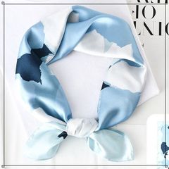 スカーフ 薄手 正方形 バンダナ 水色 白 青 ブルー 小さめ 春 夏 秋 可愛い オシャレ レディース 春 夏 秋 鞄 持ち手 リボン おしゃれ 首巻き ネッカチーフ プレゼント ギフト 母の日 敬老の日 誕生日 婦人 58㎝ 58×58 お洒落 ミニ 新品