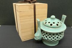 峯岩青磁 陶器花瓶 - メルカリ