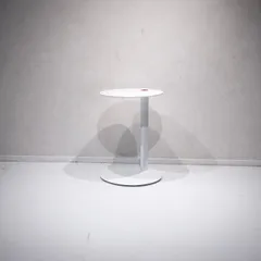 イタリア製 カリガリス テンダー サイドテーブル ケーブルホール付