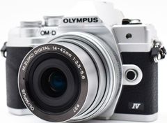 オリンパス ミラーレス OLYMPUS OM-D E-M10 MarkIV レンズキット シルバー 中古 新品SDカード付き Wi-Fi ＆ Bluetooth付き 届いてすぐに使える