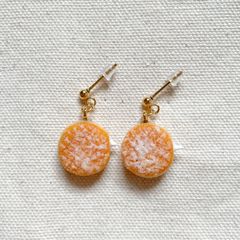 ミニチュア　生クリームドーナツ　ピアス　金属アレルギー対応