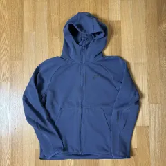 Nike(ナイキ） テックフリース フード付きTシャツ スウェット