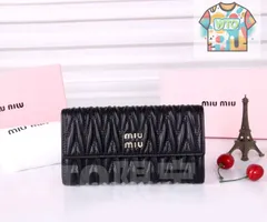 新品未使用 MIUMIU 財布[本日特価|新品未使用品]-WT0輸入-WK42