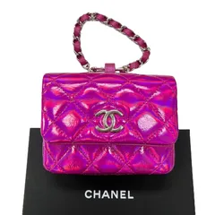 【レア希少品⭐️ CHANEL シャネル】 シャネル顧客向け　 2023年 イヤーズギフト　 新品未使用 極美品　 ポーチ マトラッセ ココマーク　 エナメルレザー ピンクパープル シルバー金具　 レディース　 小物入れ （AYA）