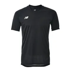 ニューバランス メンズ サッカー ゲームシャツ 半袖  NewBalance サッカーウェア フットボール フットサル トップス 黒 ブラック ワンポイント  男性 男子 トレーニング スポーツウエア サッカーシャツ 半袖 メンズウェア/JMTF0486-BK