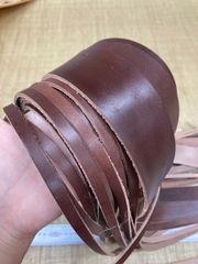 【ヌメ革】革紐 ハギレセット 革テープ 端革 チョコ <幅広含む>　5本セット