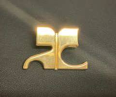 ●Courreges クレージュ　ピンブローチ　ピンバッジ　アクセサリー　ゴールド色