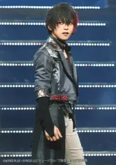 【中古】生写真(男性) 石川凌雅(肥前忠広)/ライブフォト・膝上・キャラクターショット/「ミュージカル『刀剣乱舞』 ～江水散花雪～」ローソンプリント限定ブロマイド