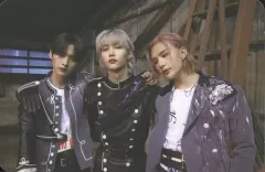 【中古】コレクションカード(男性) Stray Kids/Lee Know(リノ)・Hyunjin(ヒョンジン)・Felix(フィリックス)/センターフィリックス/CD「IN生 (IN LIFE)」封入特典ユニットフォトカード