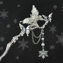 雪の蝶標本｜幻想と静謐を封じたかんざし／簪 銀色 雪の結晶 蝶 和風 ヘアアクセ◆ハンドメイド ゴスロリ ゴシック レトロ 洋風 新品 ユニセックス ネックレス ワンポイント シルバー