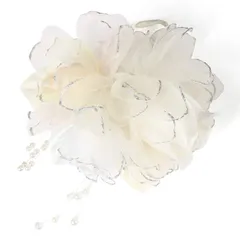 [クレインズコレクション] ふんわり シフォン 三つ花 コサージュ ブローチ ピン クリップ付 フォーマル 入学式 卒業式 結婚式 ハレの日の特別なシーンに (ホワイト)