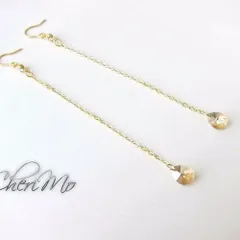 夕日の雫☆ ティアドロップ型 一粒スワロフスキー の ロングチェーン ピアス☆
