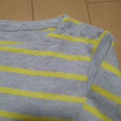 ユニクロ ボーダー長袖カットソー グレー×イエロー　サイズ100