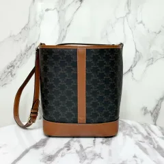 Celine(セリーヌ) トリオンフ バケットパック ミディアムのサムネイル