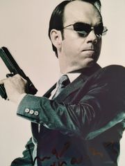 ヒューゴ・ウィーヴィングのサイン ヒューゴ・ウィーヴィング直筆サイン入り超大型写真