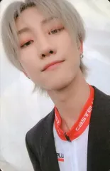 【中古】コレクションカード(男性) SEVENTEEN/THE 8(ディエイト)/バストアップ・衣装白・赤・黒・両手下げ・体左向き・裏面白/CD「3RD Album ： An Ode(Real ver.)封入特典フォトカード