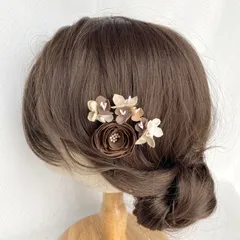 椿のブラウンベージュ❤︎  布花かんざし　一点物　髪飾り　七五三　7歳　浴衣　着物　袴　和装　卒園式　卒業式　入園式　入学式　成人式　発表会　結婚式　　ボブヘア　ナチュラル　小ぶり　シンプル　子供