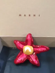 新品⭐️MARNI 揺れるブローチ　フラワー　レザー　赤×紫　プラダ　miumiu 新品⭐️MARNI 揺れるブローチフラワーレザー赤×紫プラダmiumiu