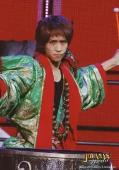 【中古】生写真(ジャニーズ) Hey! Say! JUMP/八乙女光/ライブフォト・上半身・衣装緑・赤・左手上げ・背景赤/JOHNNYS’ World 2012-2013