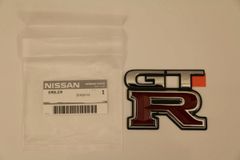 ペ*シ様 Nissan GT-R エンブレム 新品 62318-R1125 - メルカリ