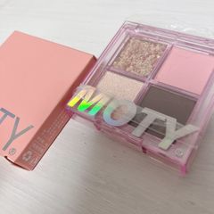 新品　MOTY 4色　アイシャドウパレット ピンク系 メタリックパケ　グリッター