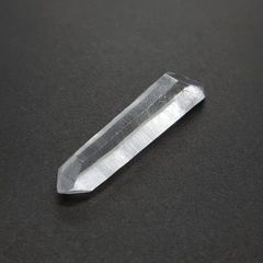 NSC2-7 四川省産 水晶結晶ポイント（大きめニードル）約6.8ｇ